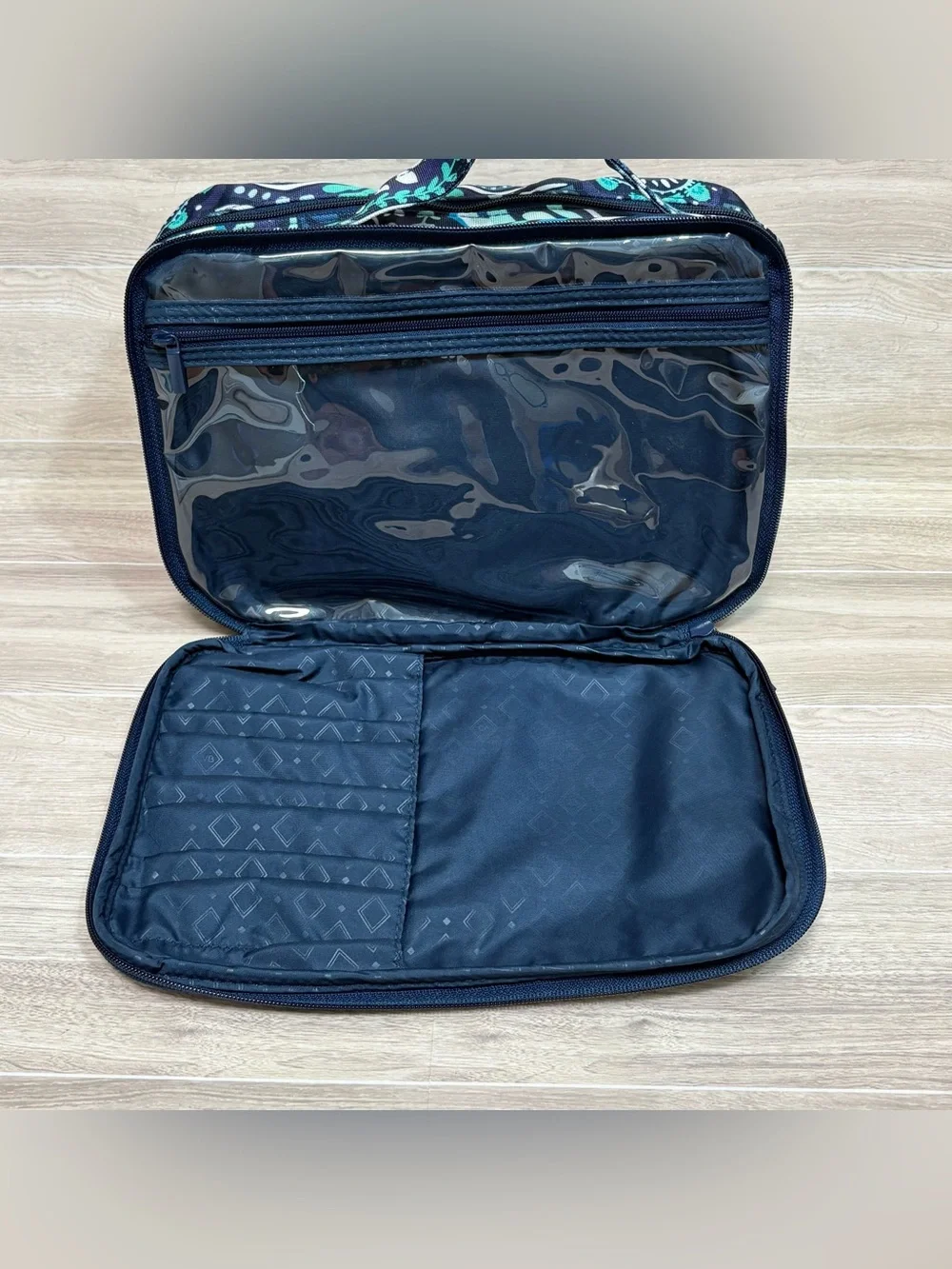 Vera Bradley Double Zip Toiletry Bag Travel Cosmetic Island Medallion